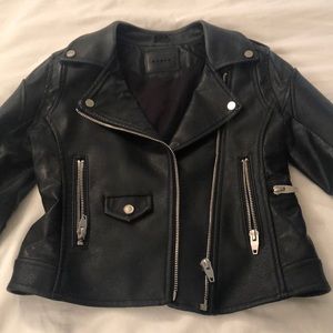 BLACK LEATHER JACKET